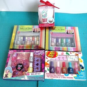 Kids (4) Nail Polish Set for Girls & (1) Plush Socks / Peppermint Foot Lotio